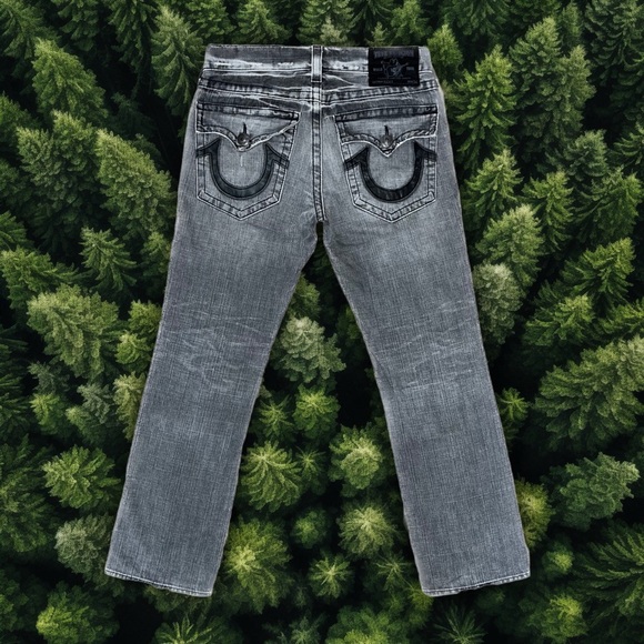 TRUE RELIGION JEANSGREY WITH BLACK LEATHER LOGO